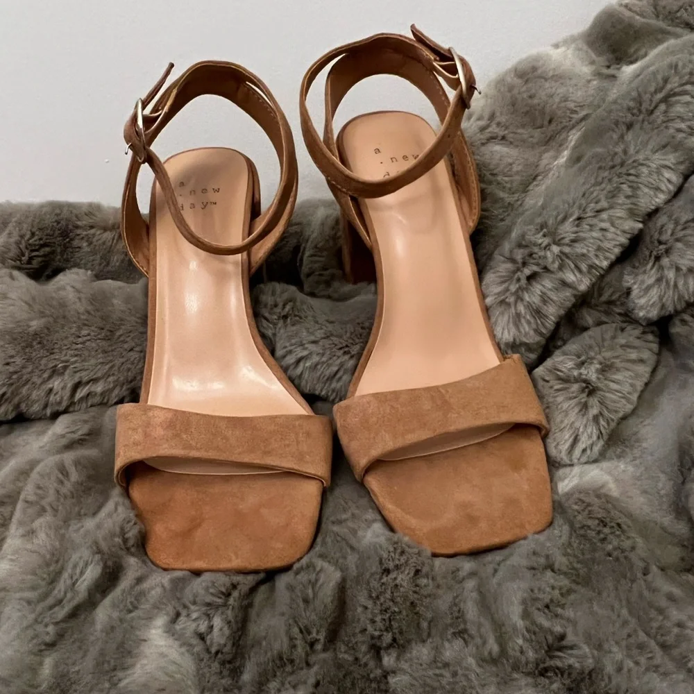 Tan Suede Heeled Strap Shoes - Picture 3 of 6